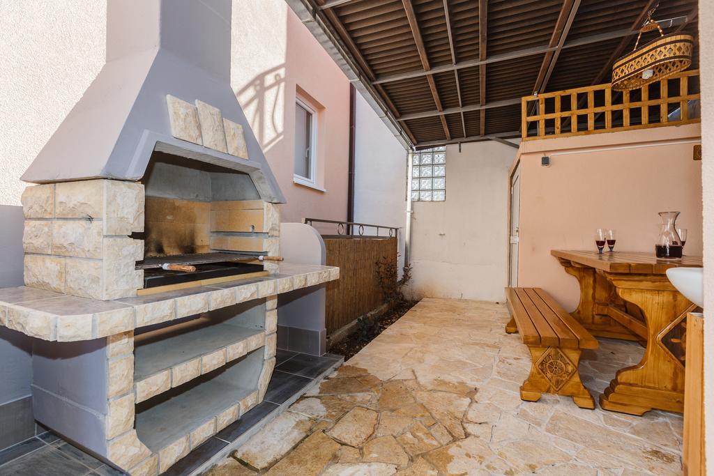 Apartments Viljac Trogir Exterior foto