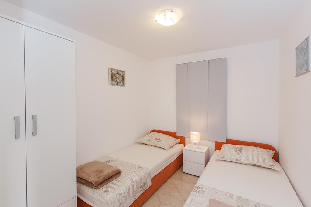 Apartments Viljac Trogir Cameră foto