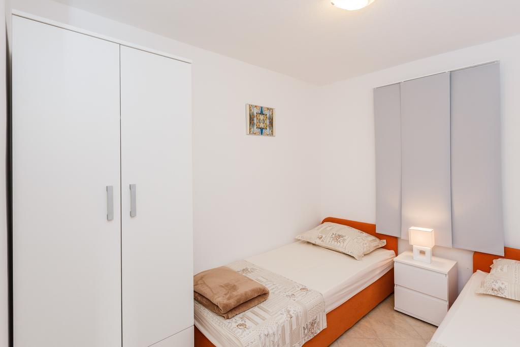 Apartments Viljac Trogir Cameră foto