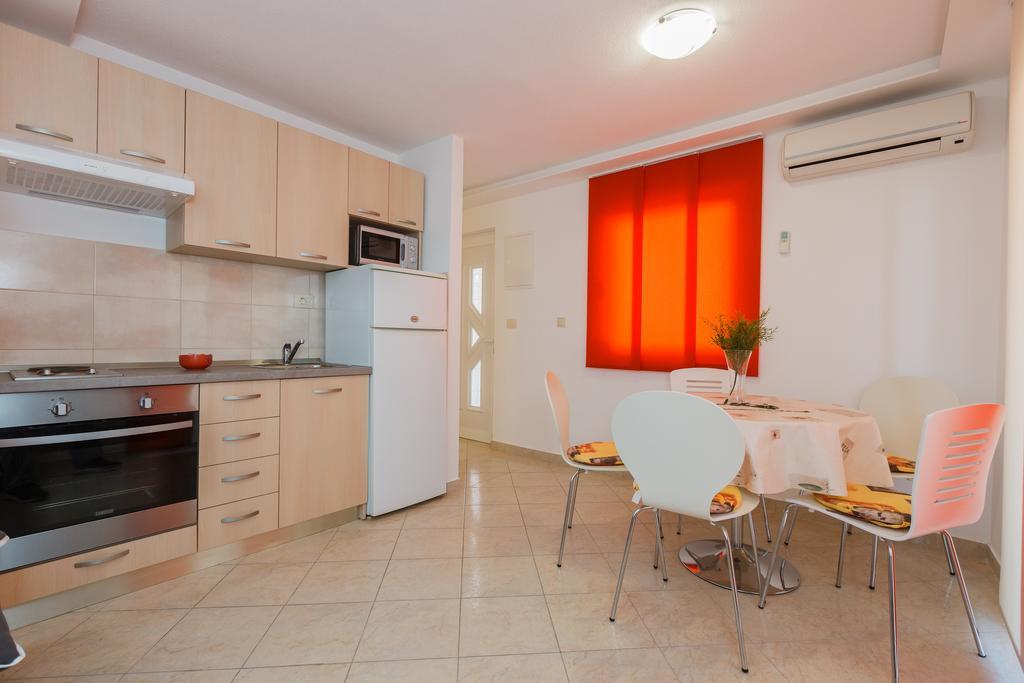 Apartments Viljac Trogir Cameră foto